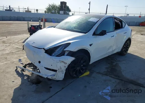 2021 Tesla Model Y Long Range Dual Motor All-Wheel Drive from USA, damaged, VIN 5YJYGDEE5MF214063